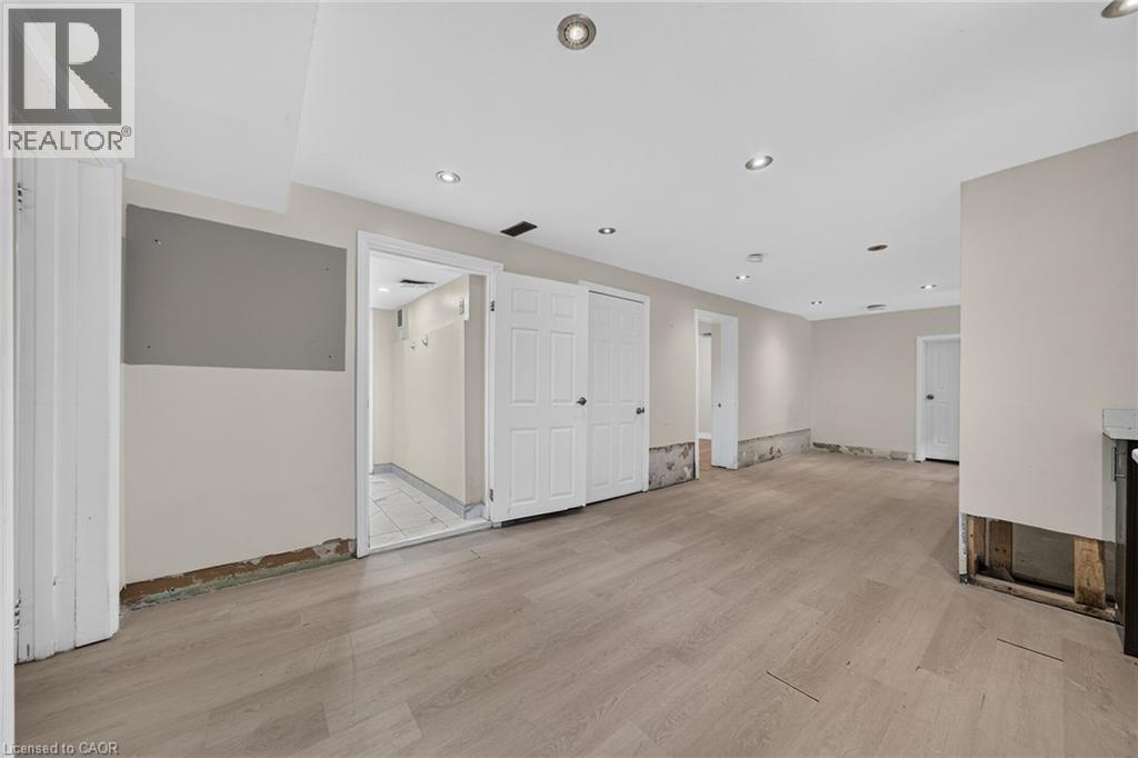 11 Selkirk Avenue — photo 29