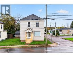 1664 Main Street, photo 2