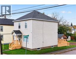 1664 Main Street, photo 3