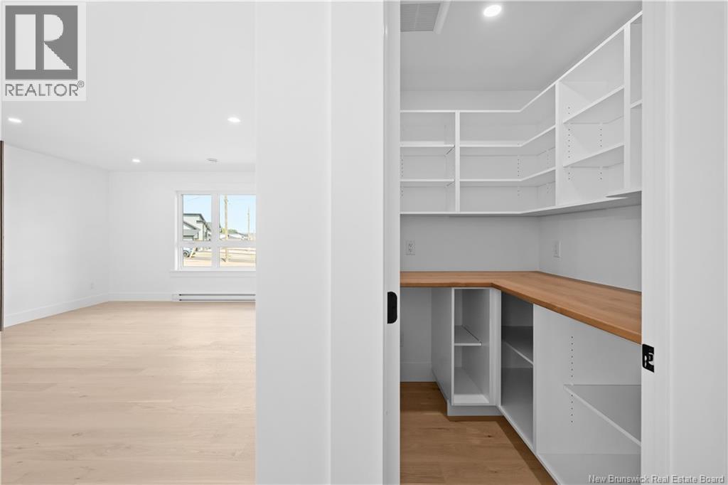 196 Carrington Drive - 23