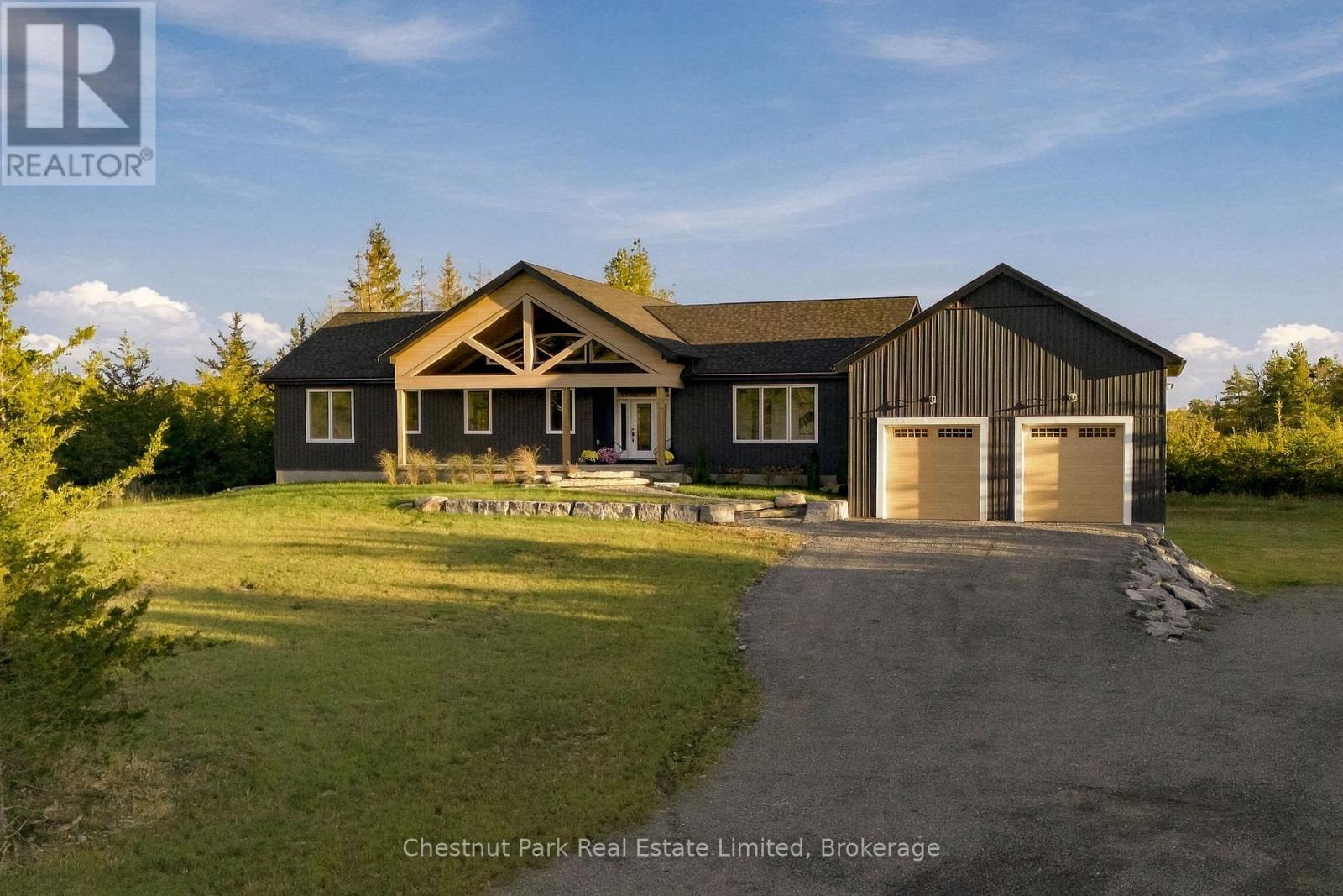 2621 VICTORIA ROAD - 1