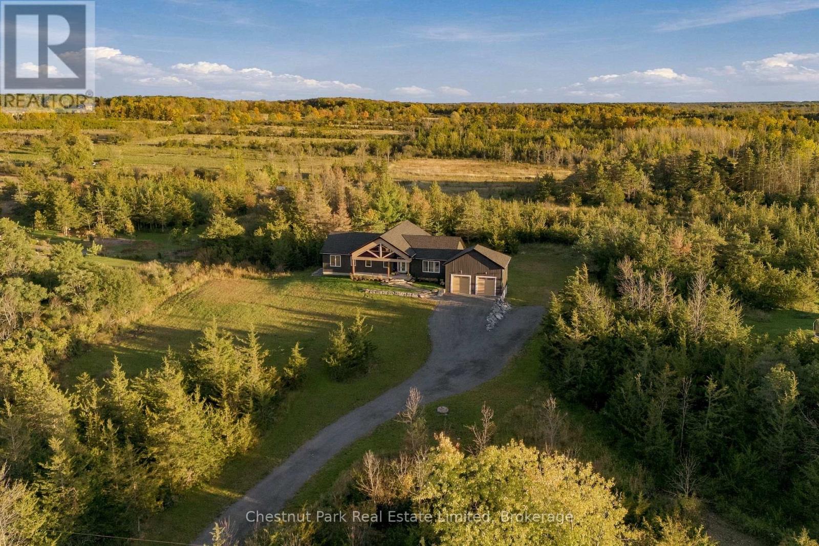 2621 VICTORIA ROAD - 47