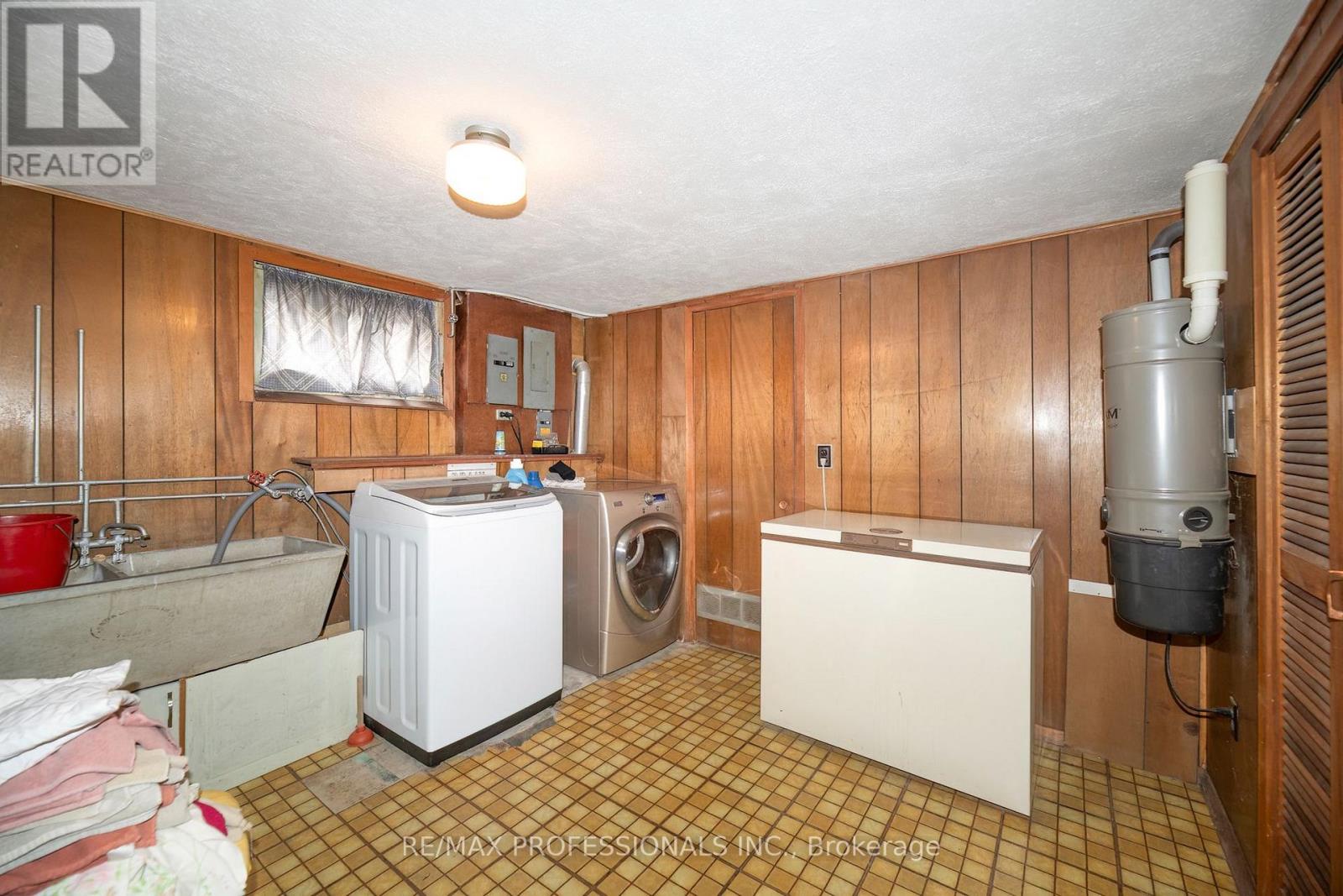 79 SILVERHILL DRIVE - 13