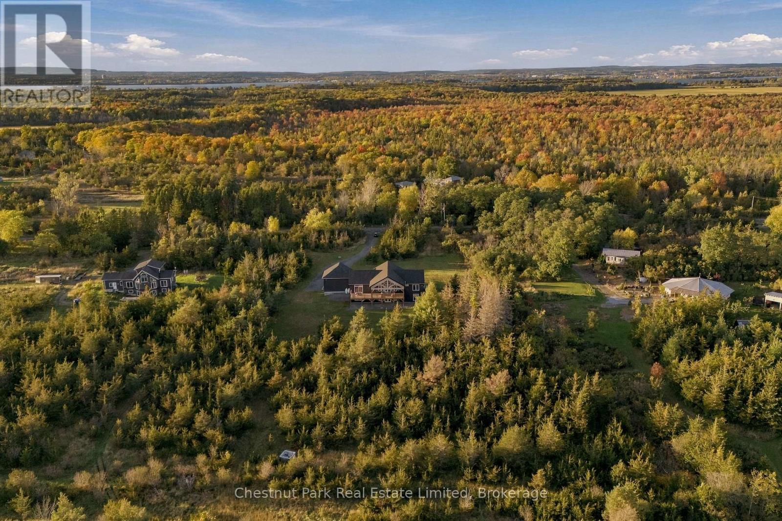 2621 VICTORIA ROAD - Image 48