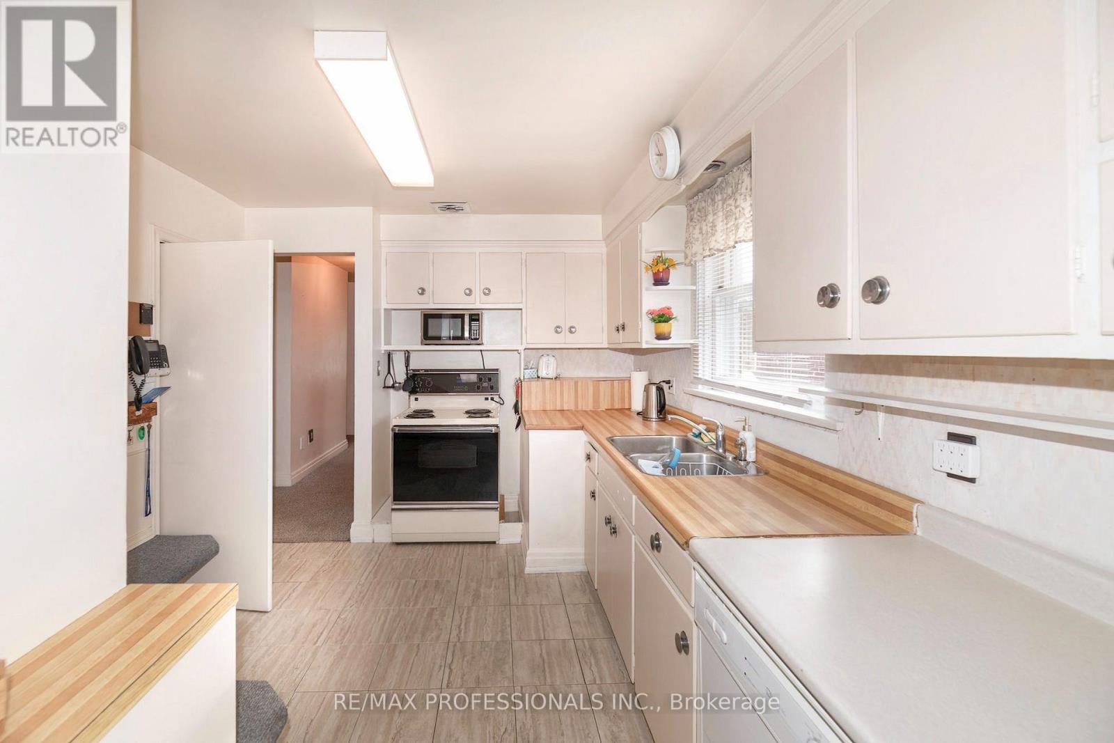 79 SILVERHILL DRIVE - 7