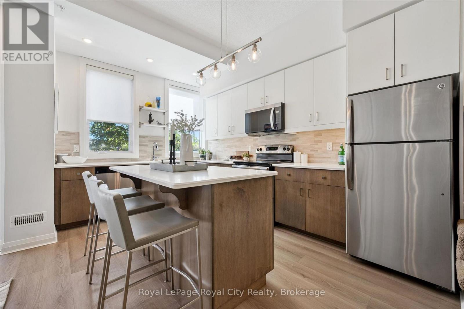 #AT7 53 ARTHUR STREET S - Image 14