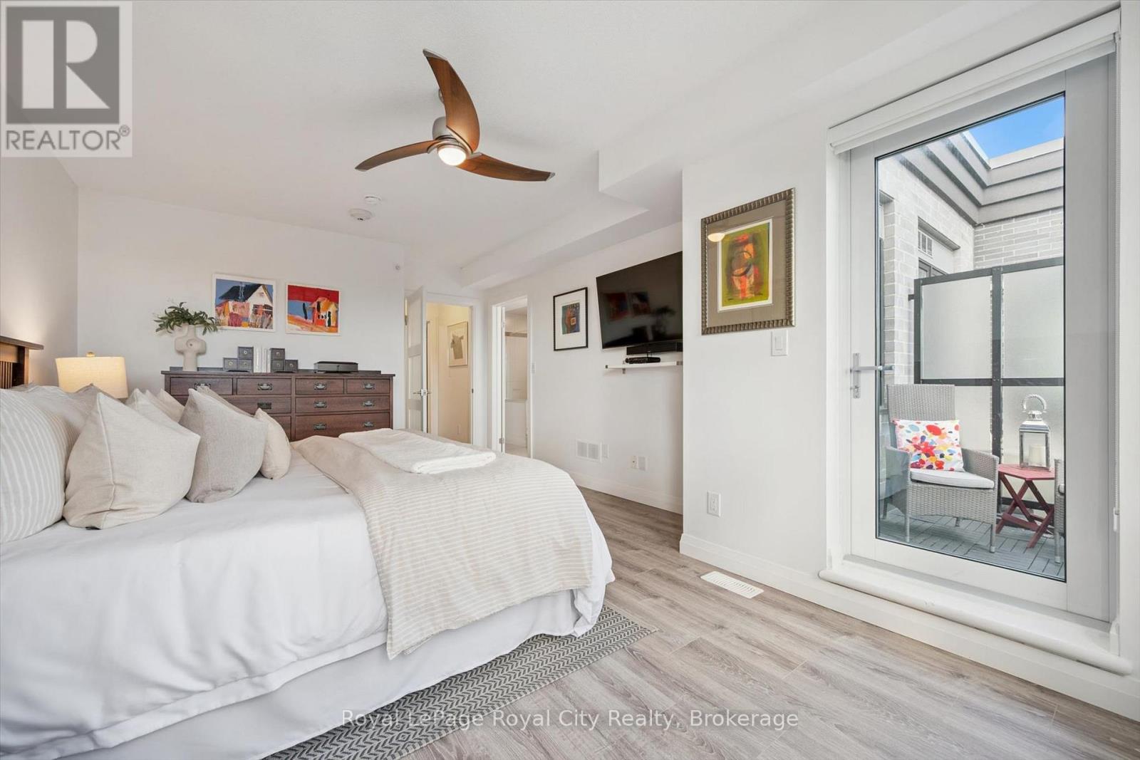 #AT7 53 ARTHUR STREET S - Image 19