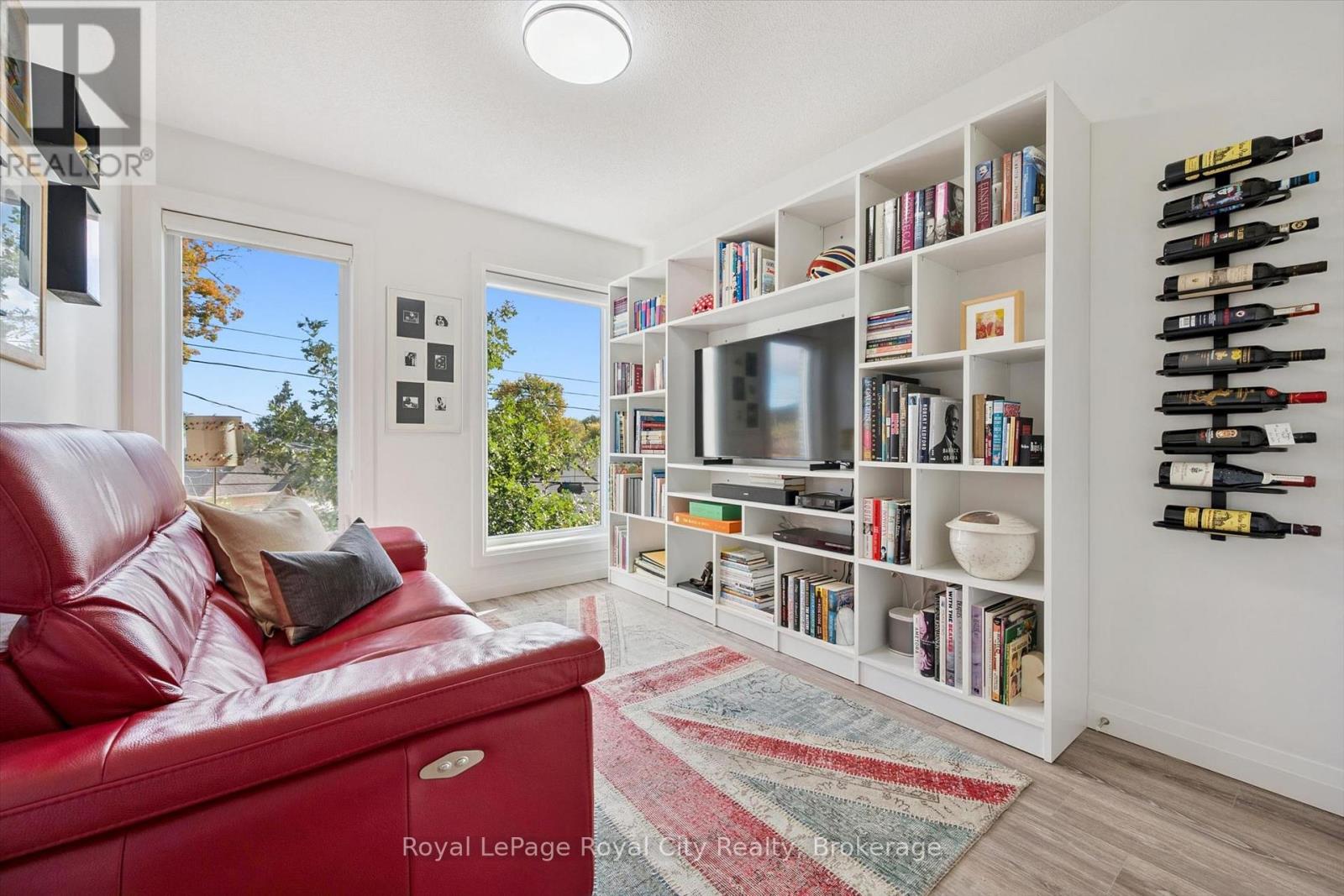 #AT7 53 ARTHUR STREET S - Image 27