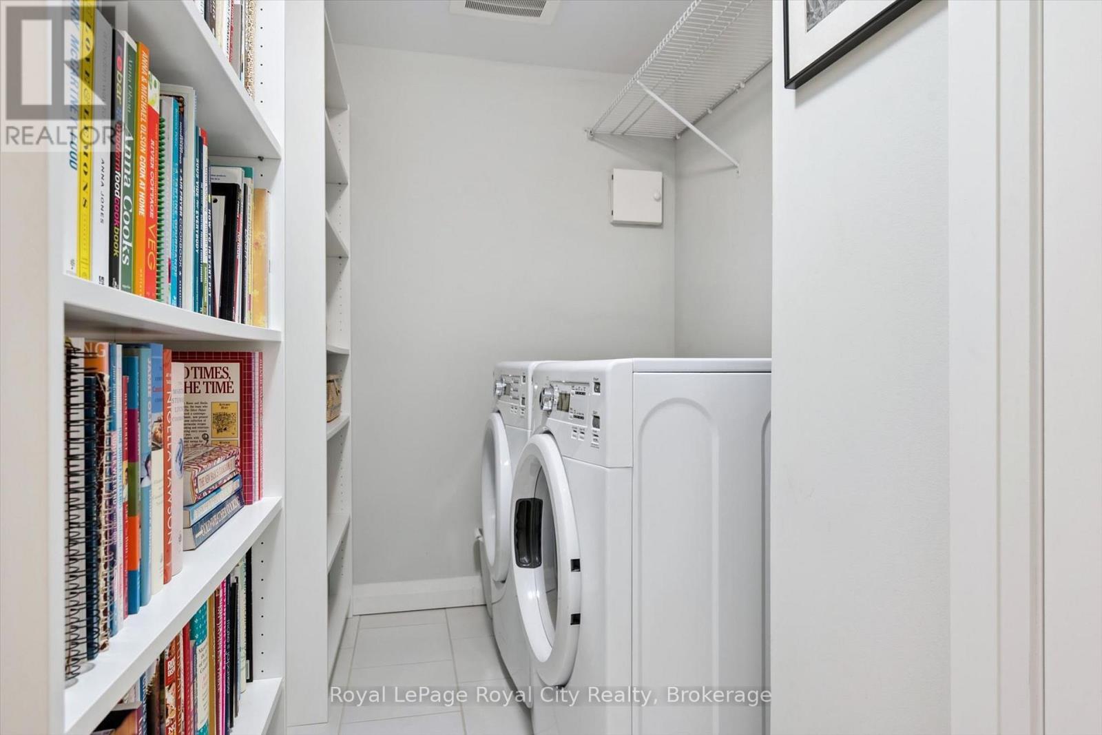 #AT7 53 ARTHUR STREET S - Image 32