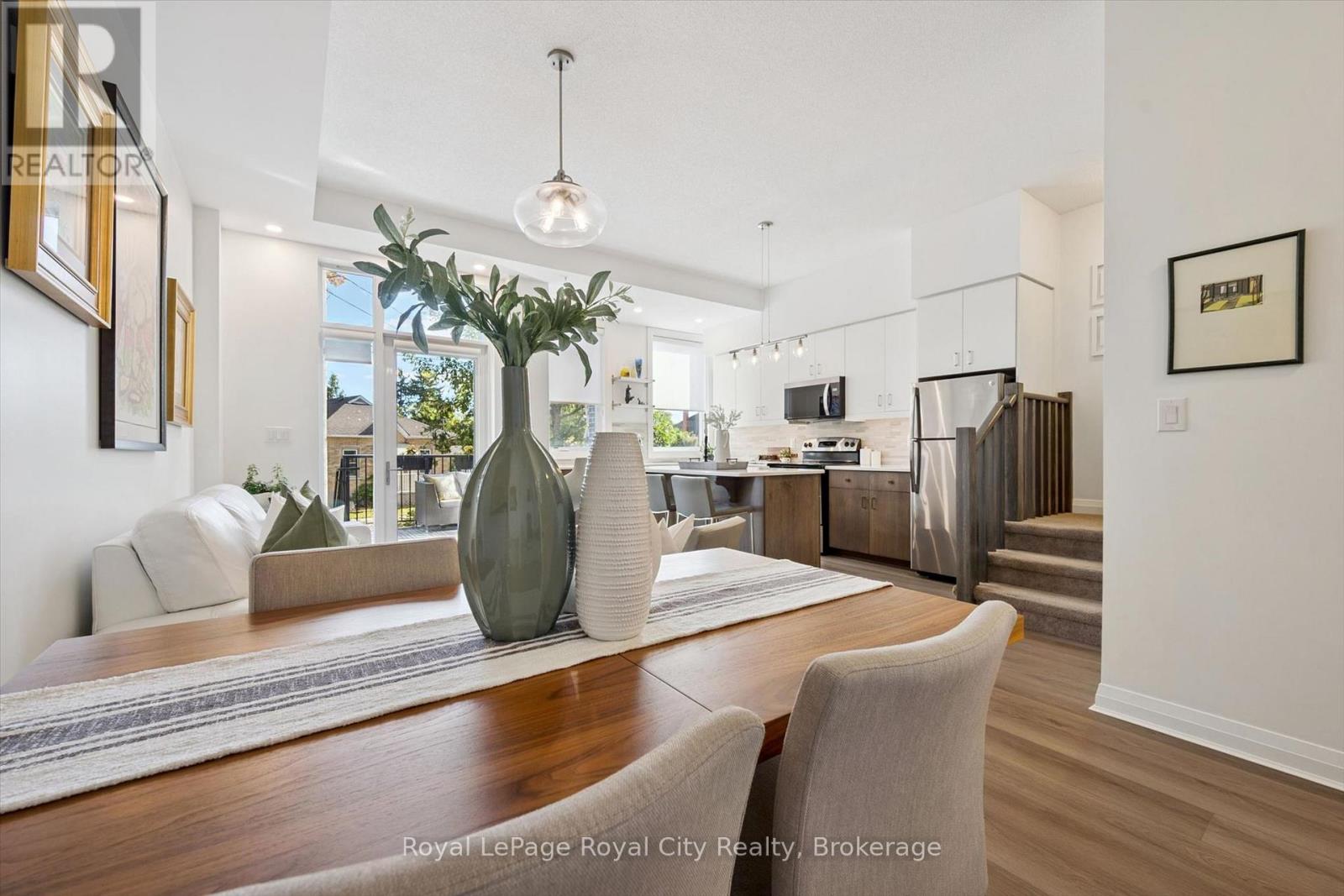 #AT7 53 ARTHUR STREET S - Image 6