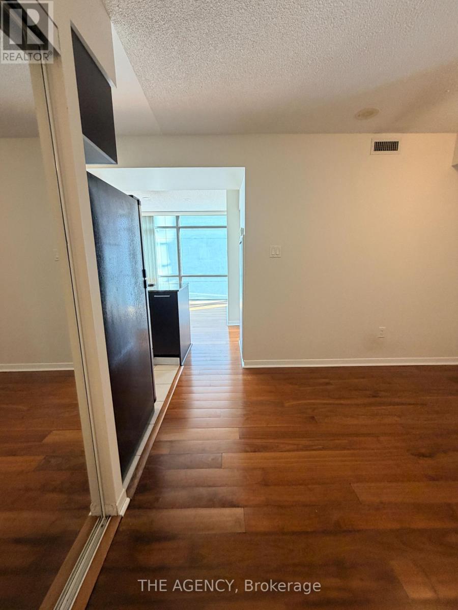 38 Grenville Street — photo 21