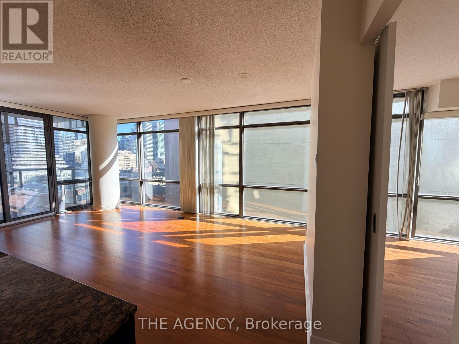 38 Grenville Street — photo 33