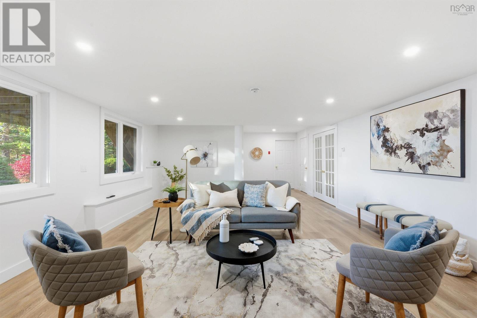 Property 34 of 51 of 243 Lakeshore Drive