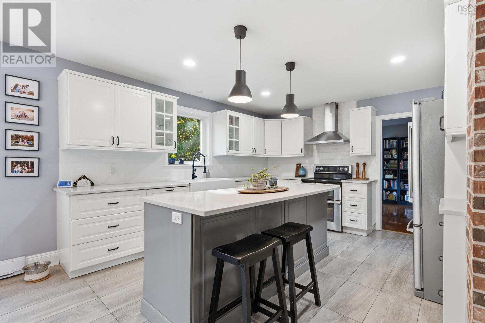 18 Sandstone ave - 13