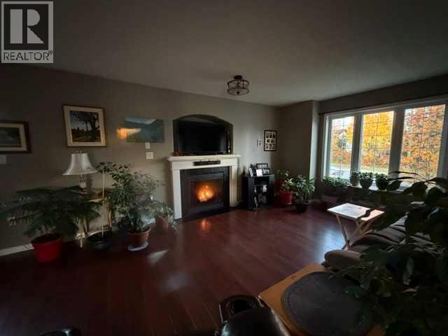 Photo 23 of 30