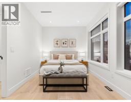 2 2541 E 2nd Avenue, Vancouver, BC V5M1C7 Photo 12