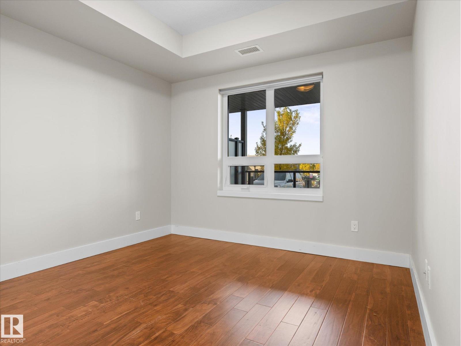 #416 200 BELLEROSE DR - 17