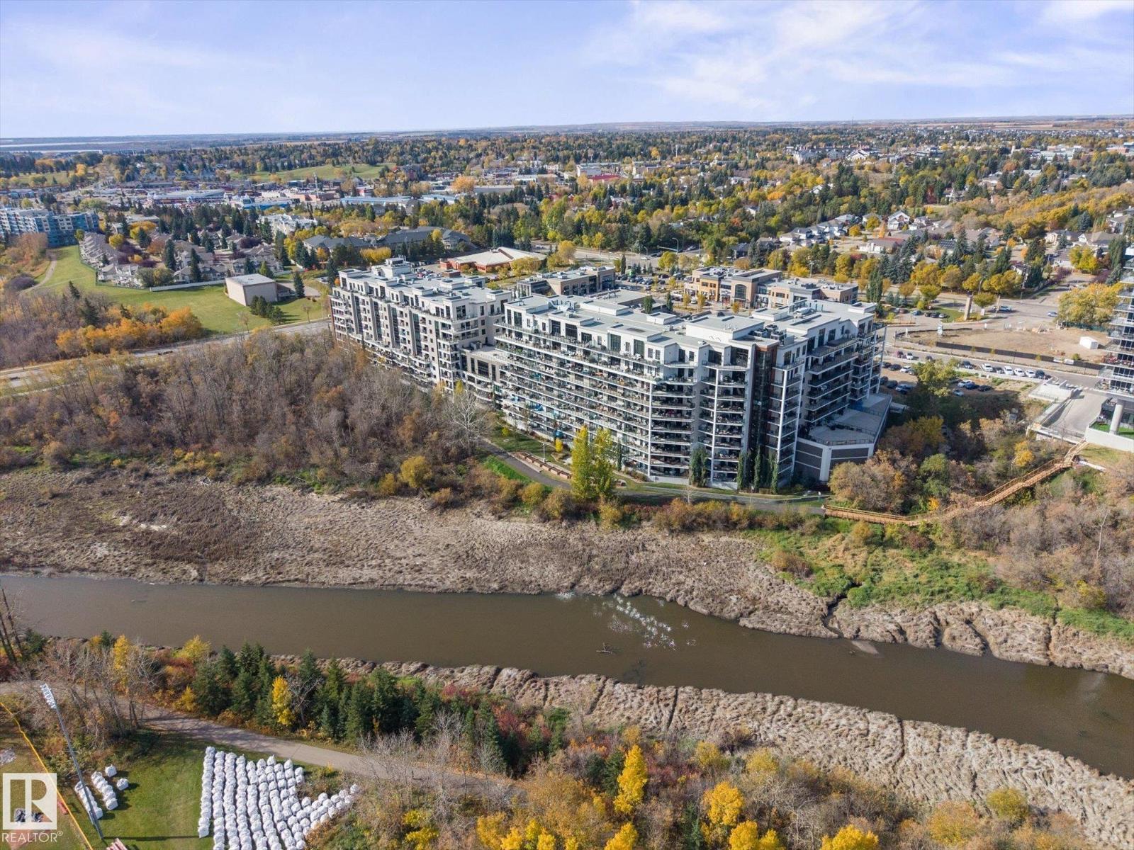 #416 200 BELLEROSE DR - 33