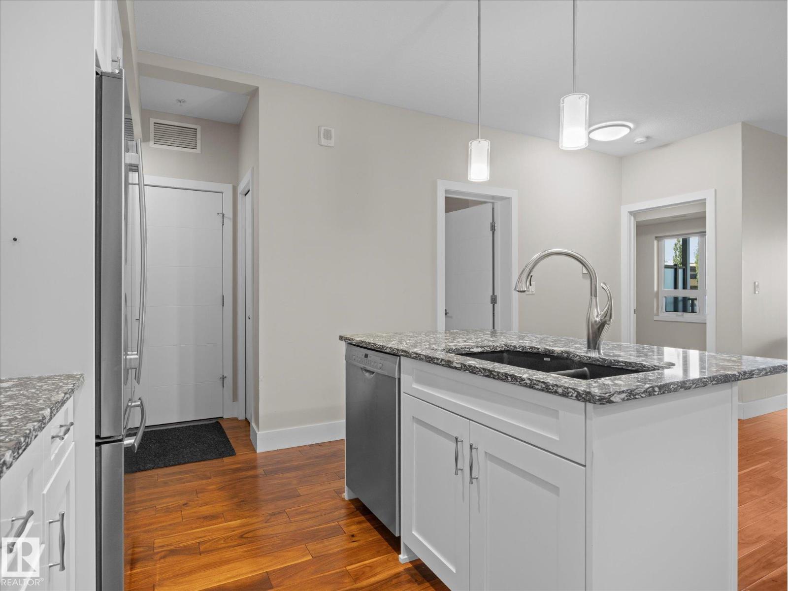 #416 200 BELLEROSE DR - 4