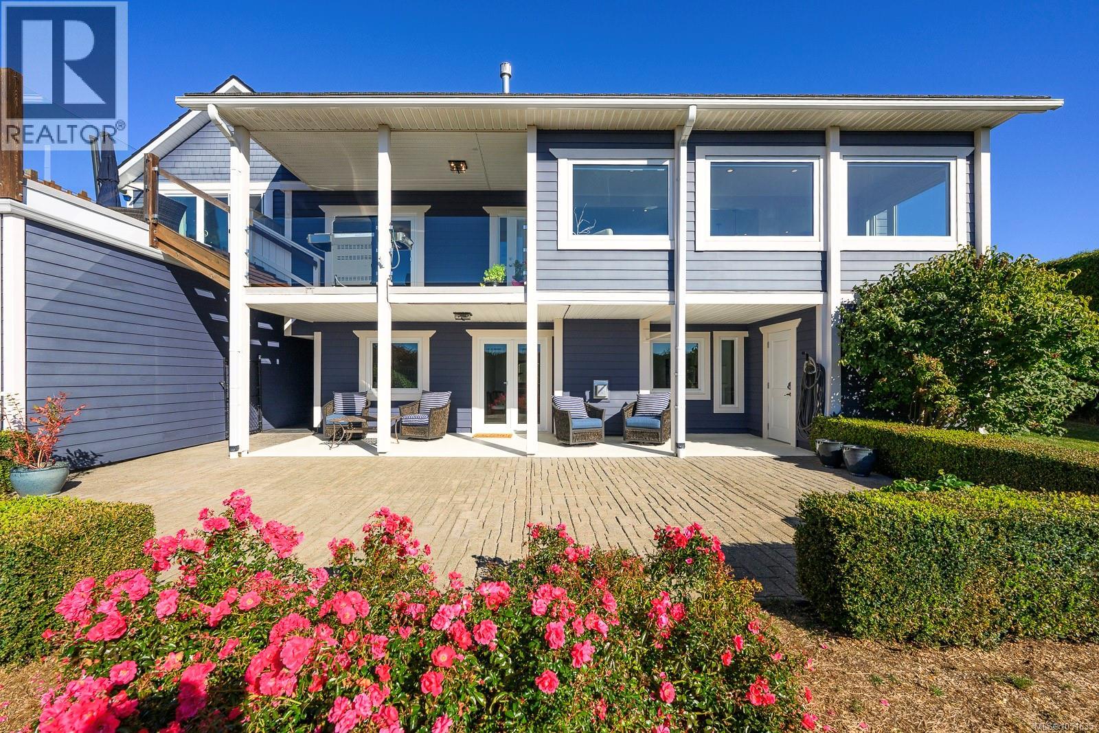 1935 Taylor Ave, Comox - Image 1
