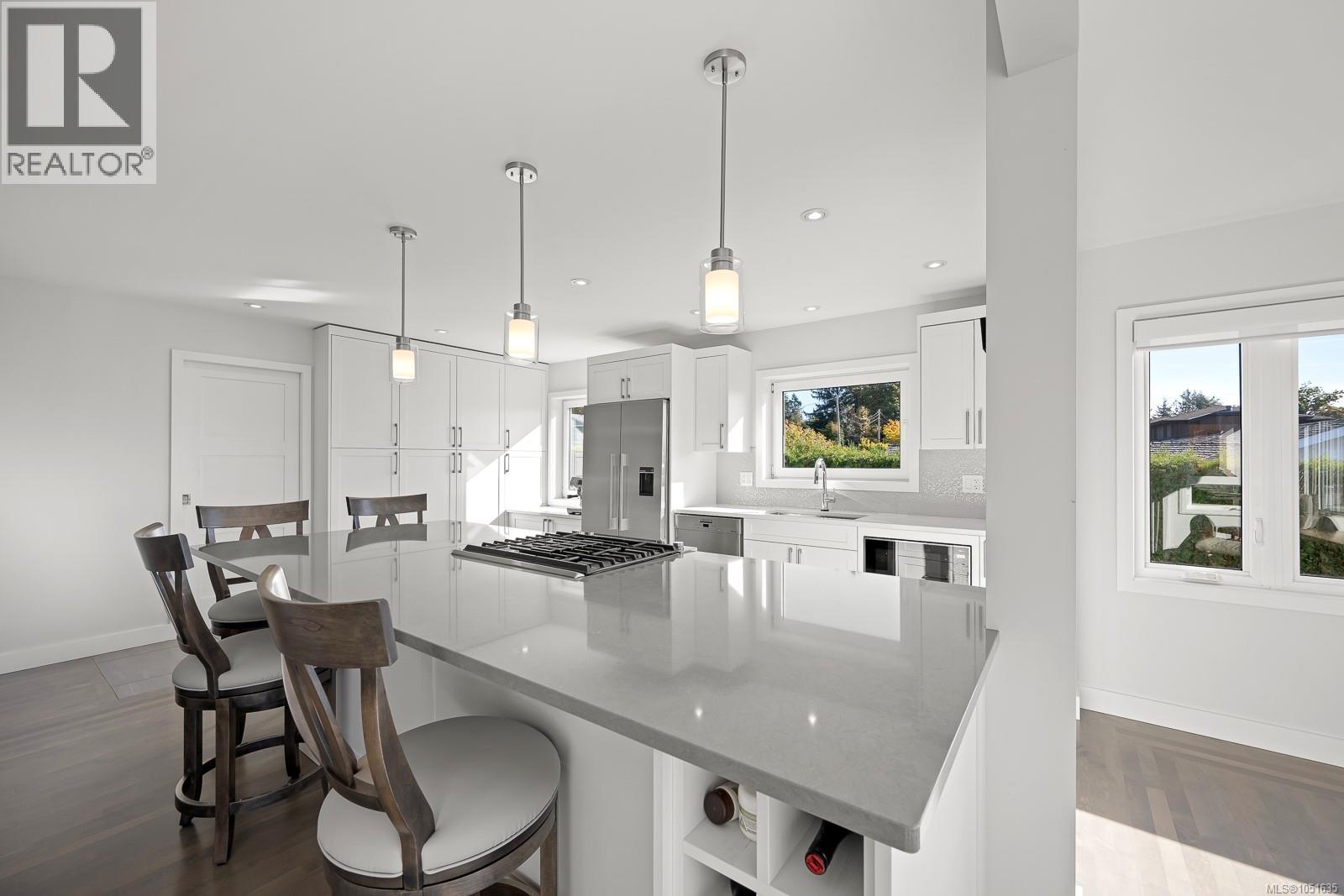 1935 Taylor Ave - 23