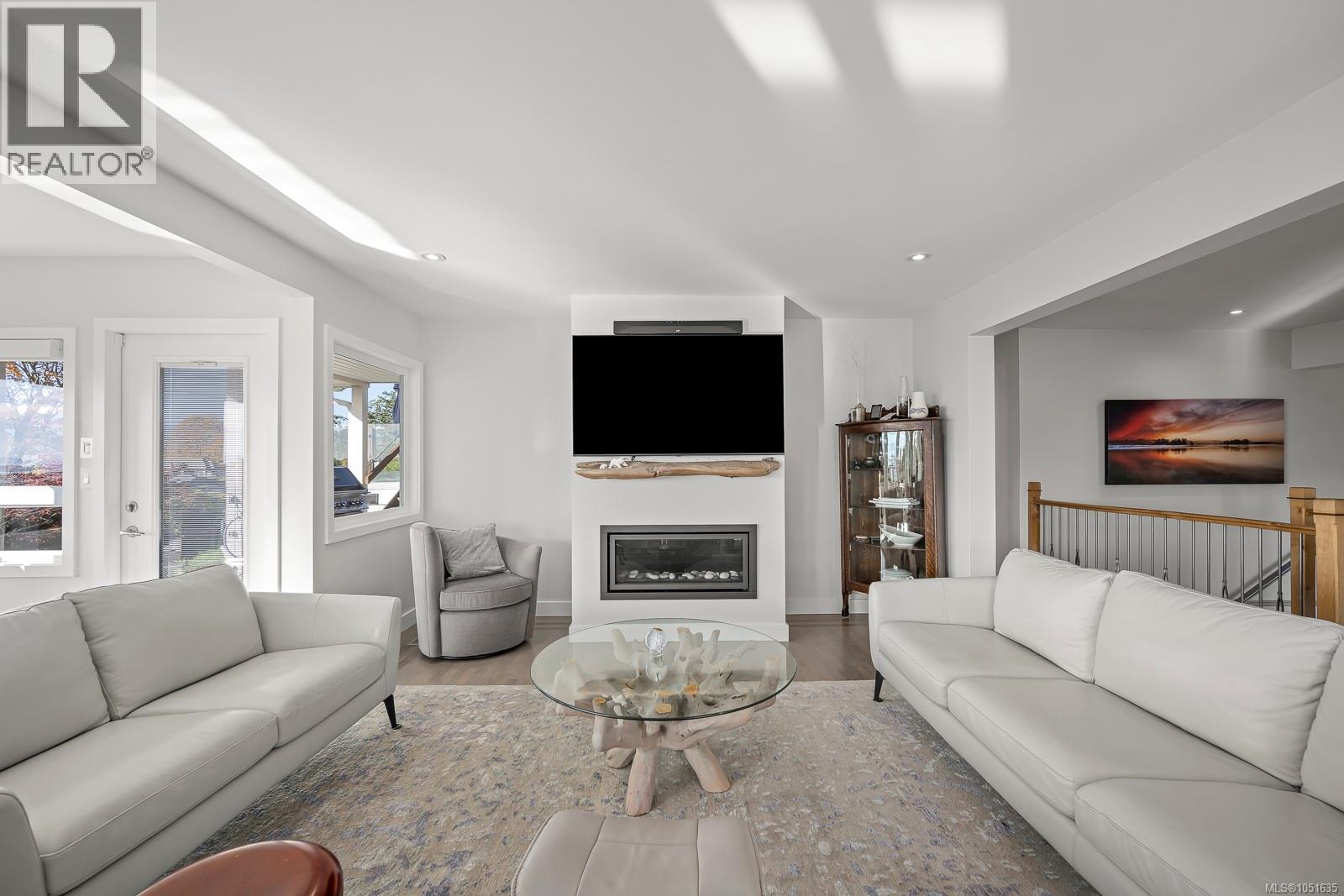 1935 Taylor Ave, Comox - Image 1
