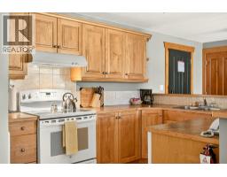 Kitchen - 5356 Highline Drive Unit# 3102 A/lcd, Fernie, BC V0B1M6 Photo 7