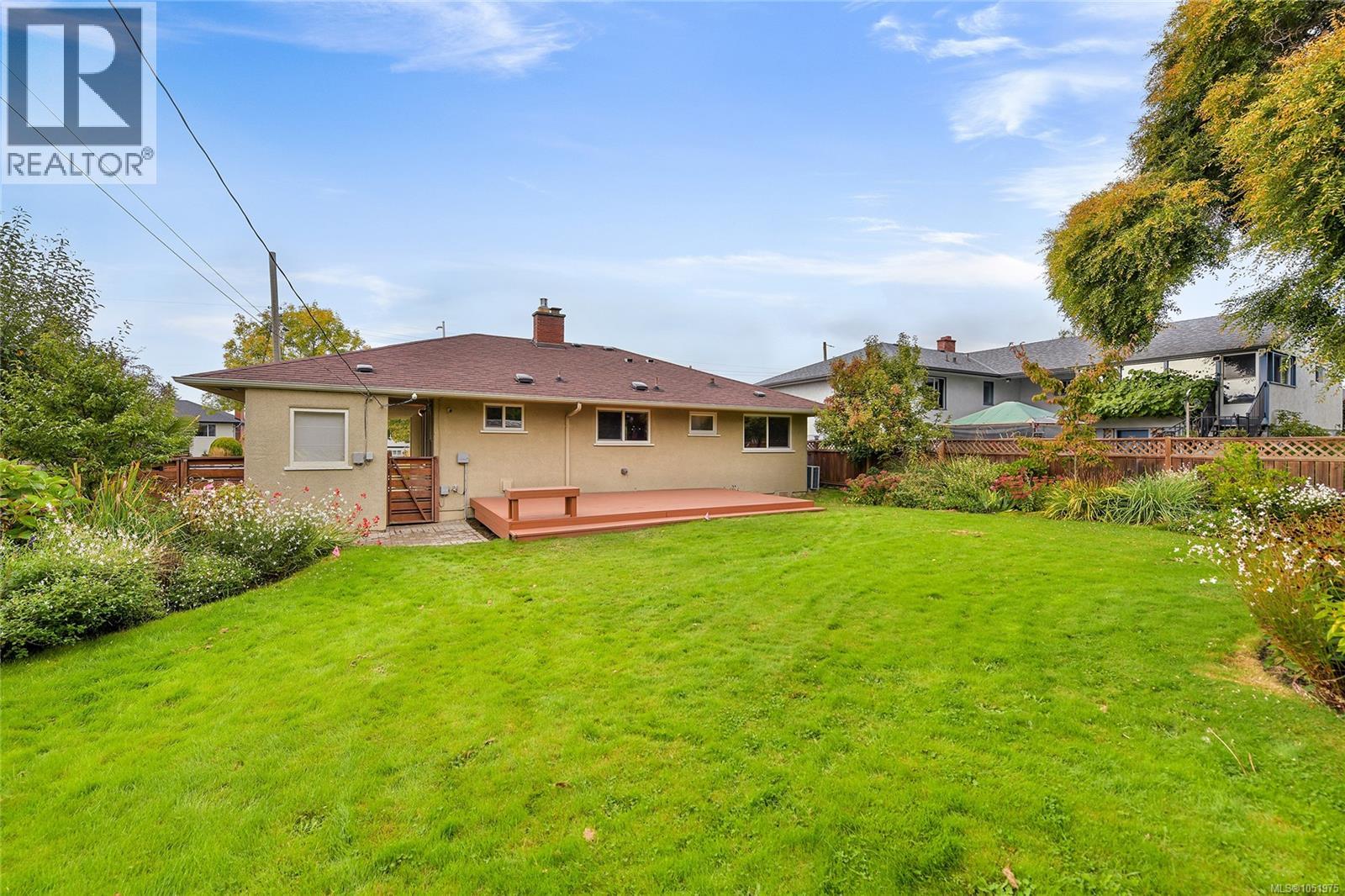  3213 Aldridge Street, Saanich