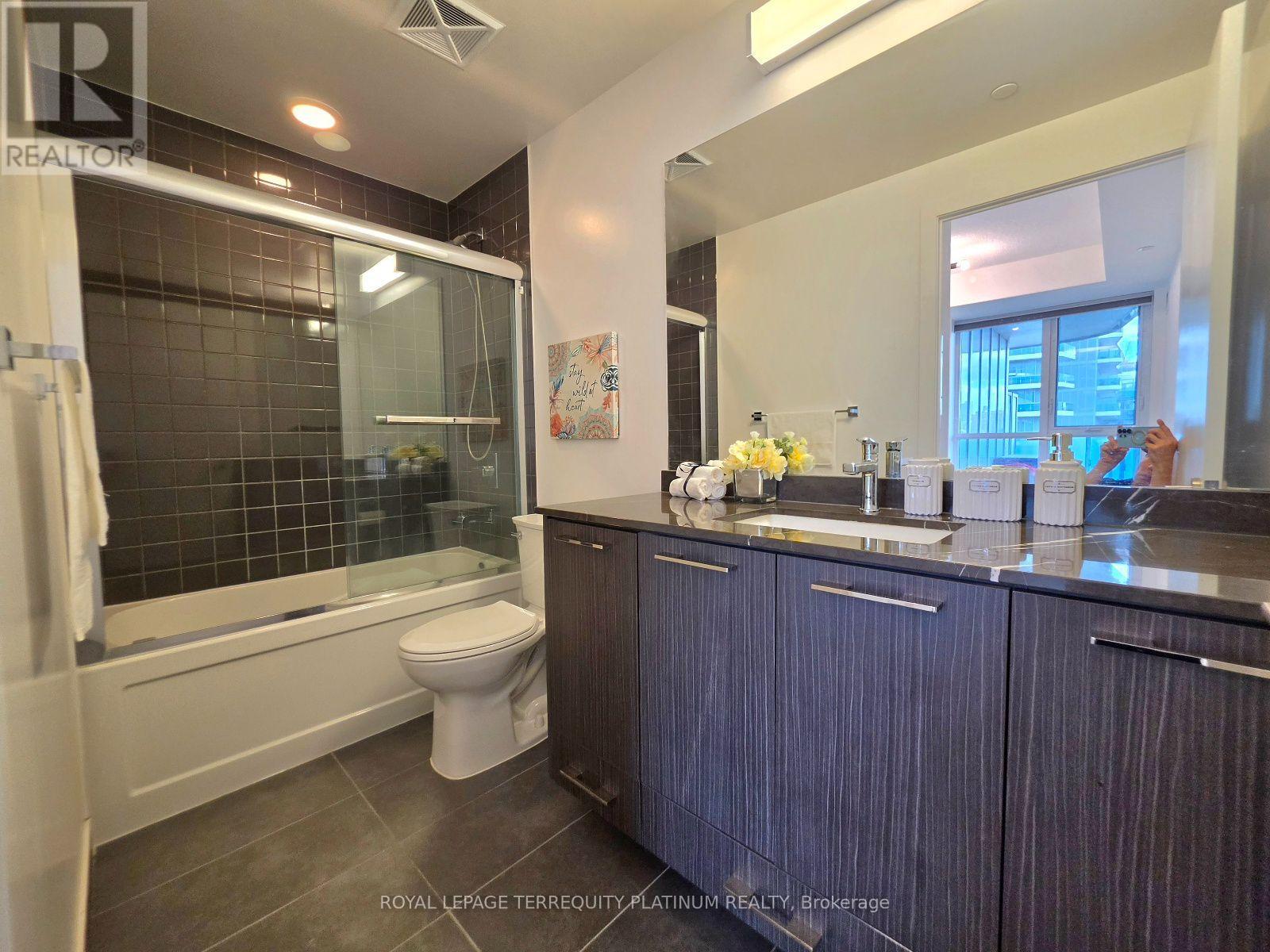 502- 9471 Yonge Street, Richmond Hill, ON photo 13