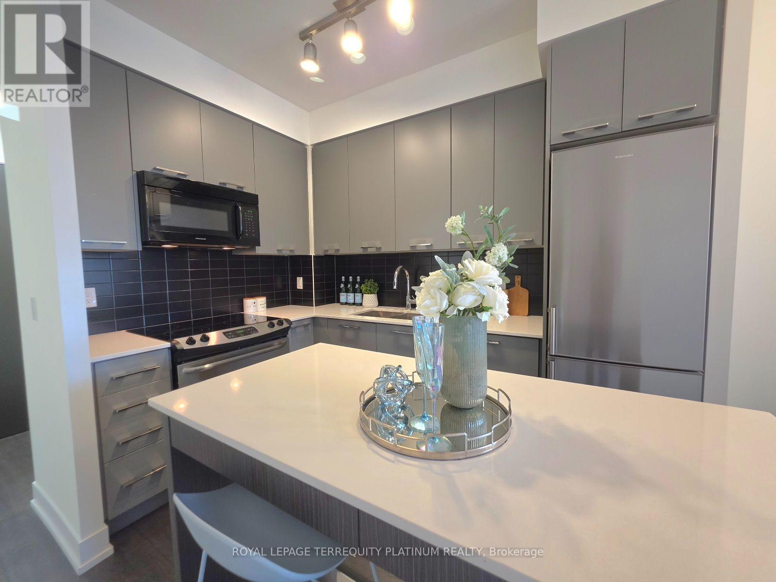 502- 9471 Yonge Street, Richmond Hill, ON photo 9