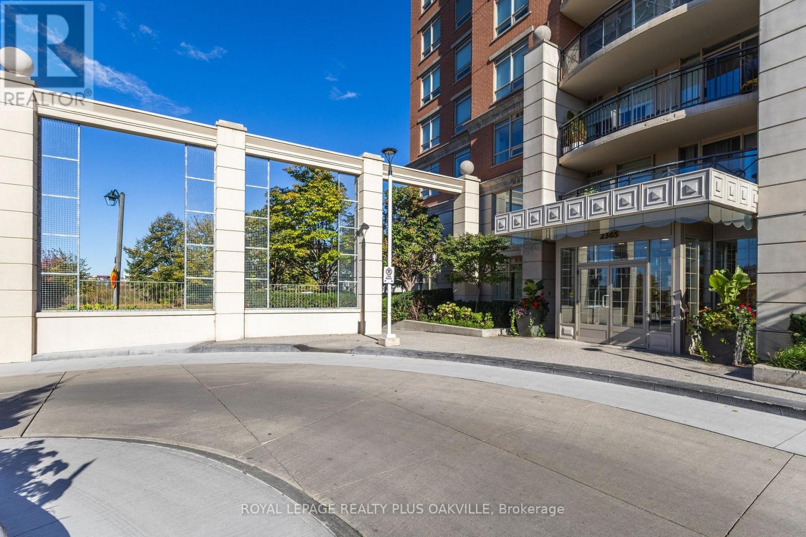 2365 Central Park Drive — photo 4