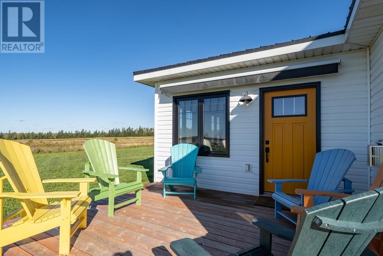 64 DINGWELL Road - 33