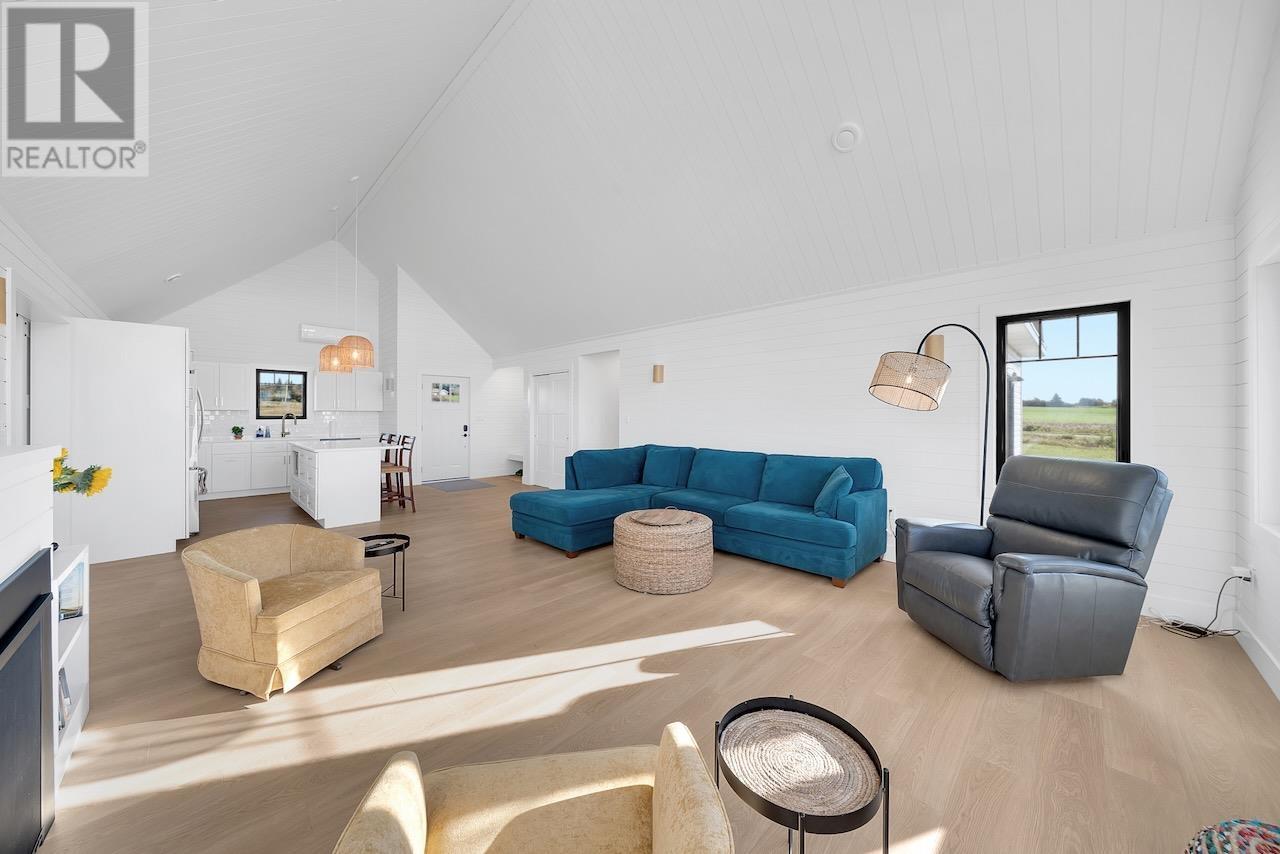 64 DINGWELL Road - 16