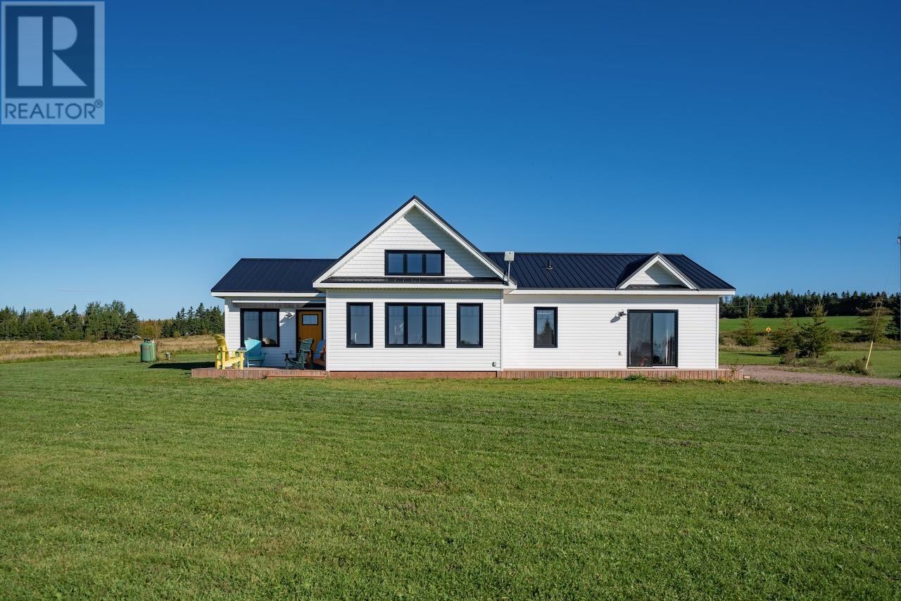 64 DINGWELL Road - 39