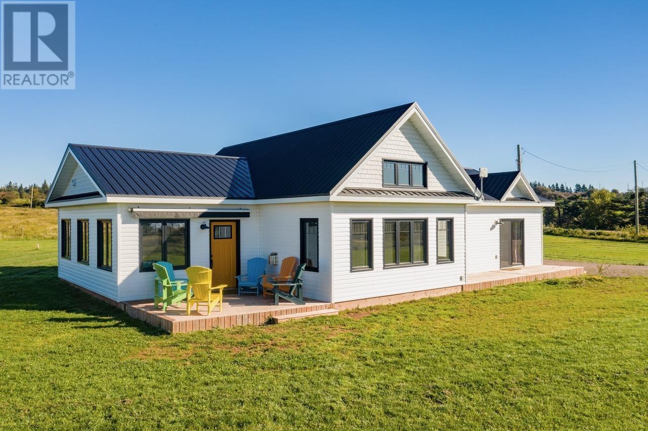 64 DINGWELL Road - 4