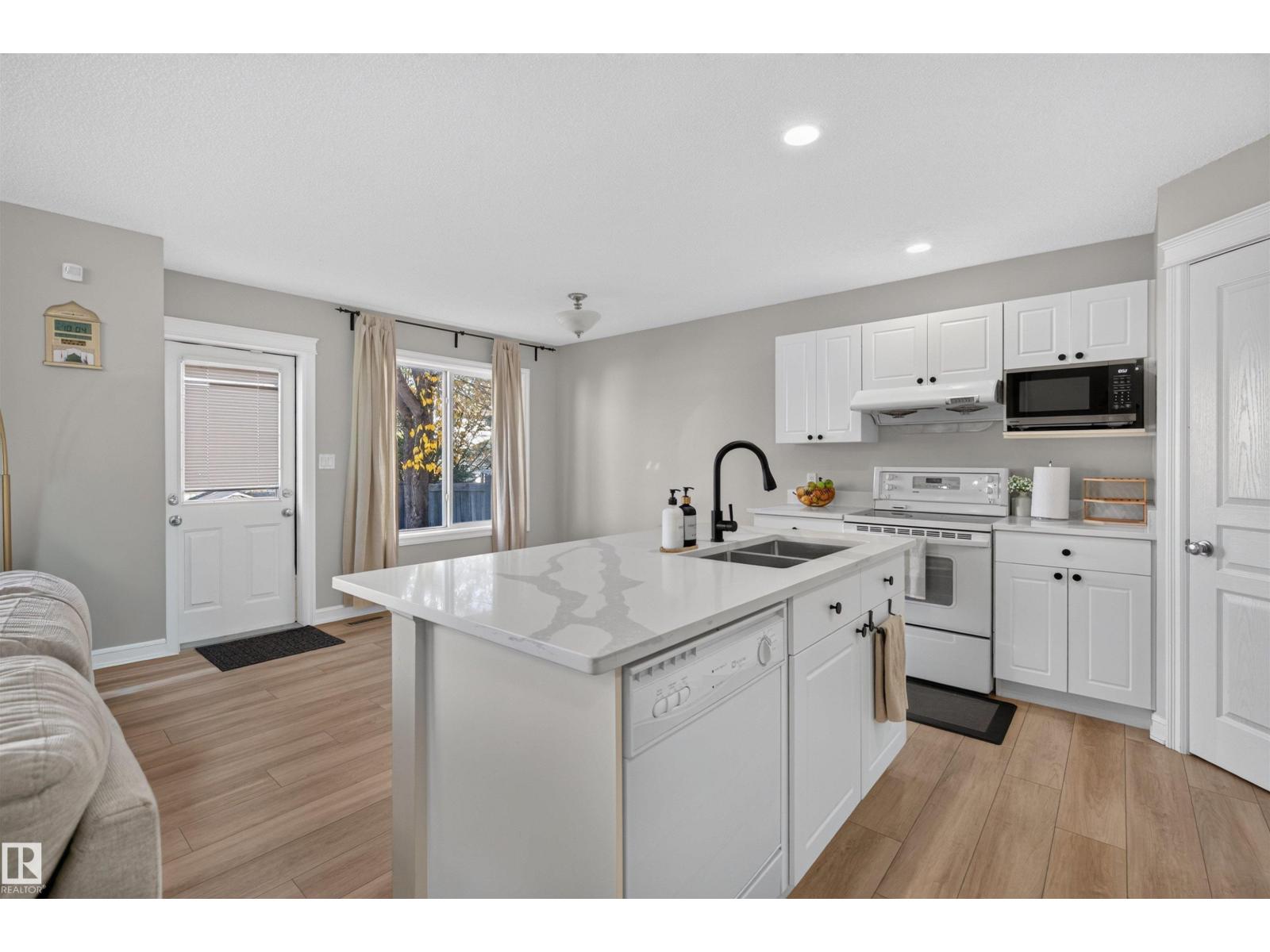 1304 BARNES CL SW - 6
