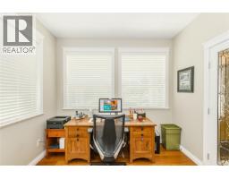 Primary Bedroom - 3026 Keystone Dr, Duncan, BC V9L0E1 Photo 9