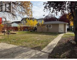 704 33 Street NW - photo 4