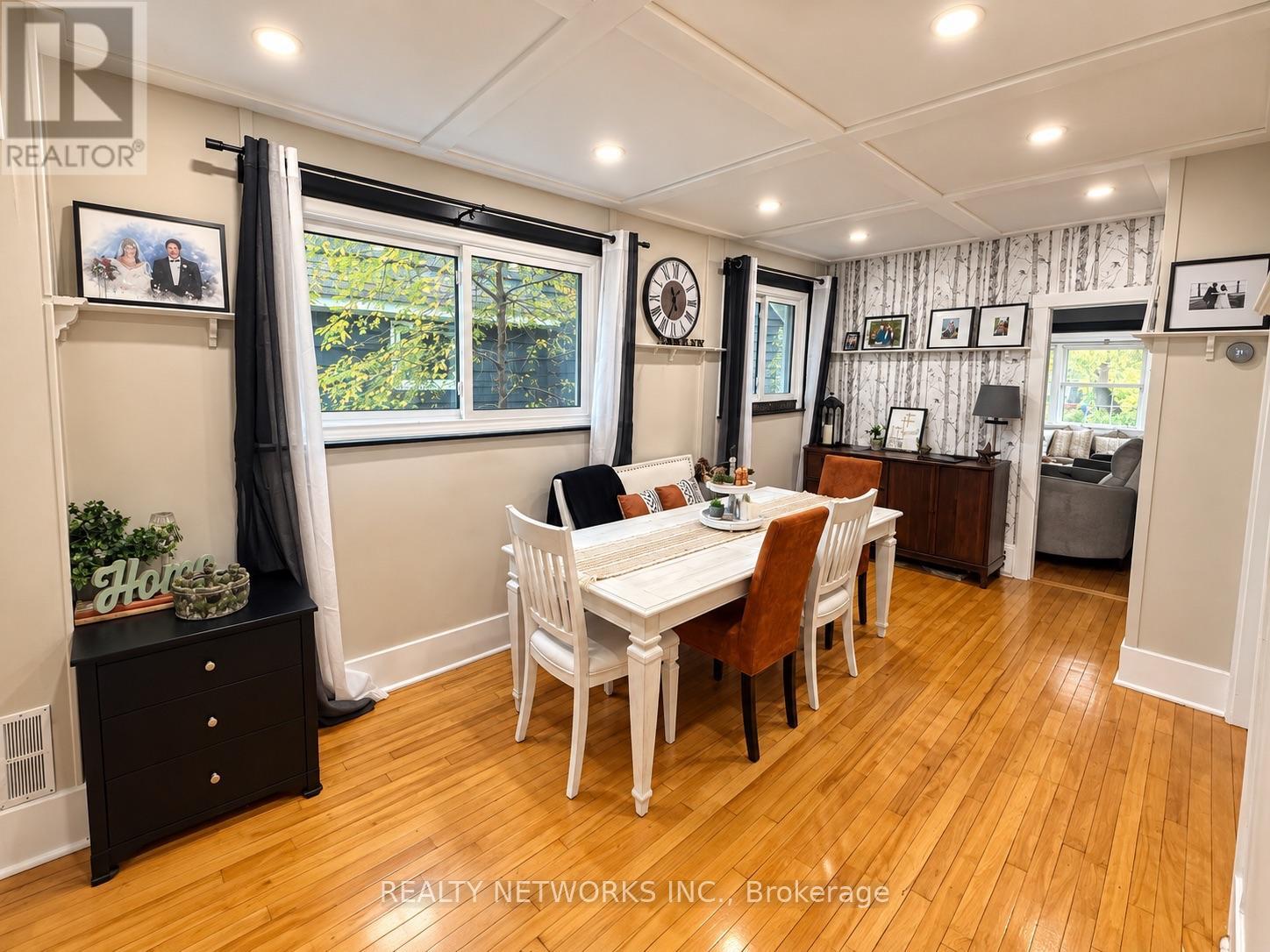 81 Hemlock Street — photo 11