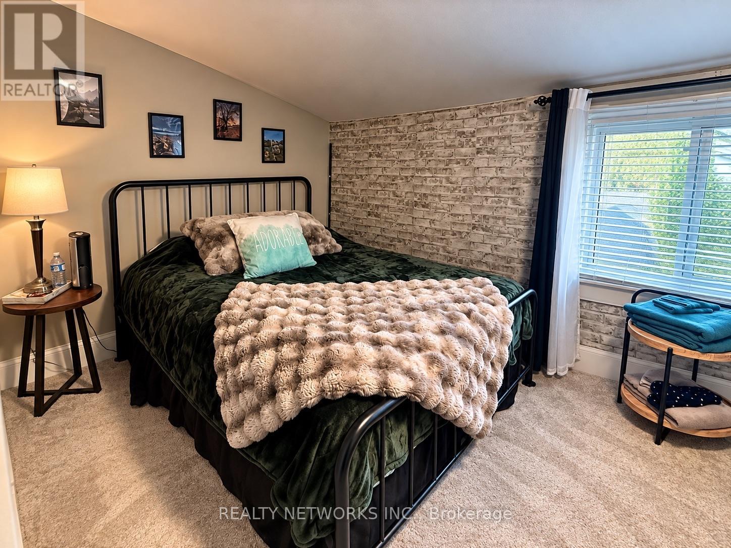 81 Hemlock Street — photo 21
