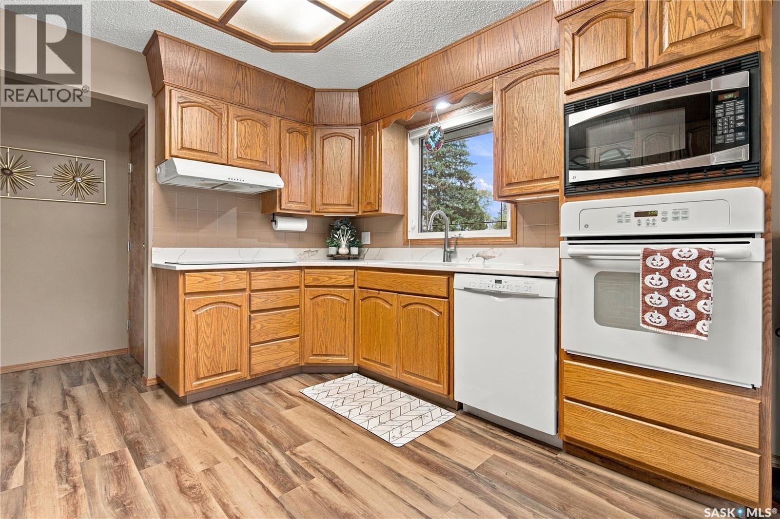 1311 Queen CRESCENT, Moose Jaw — photo 12