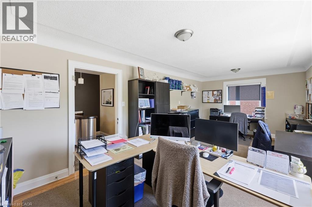 58 King Street West — photo 33