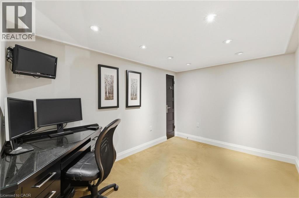 58 King Street West — photo 38