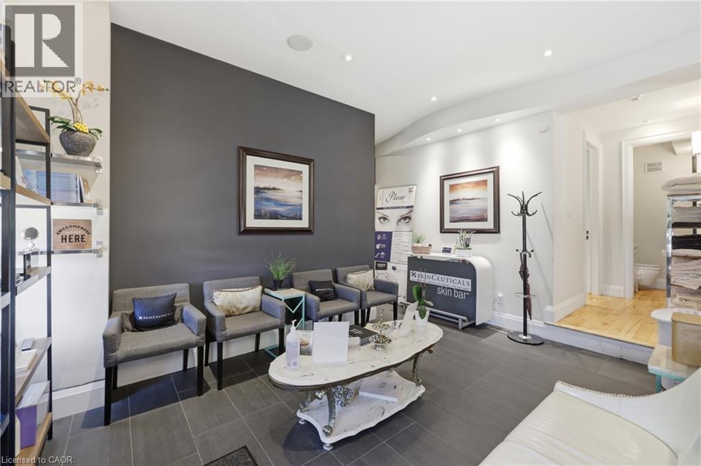 58 King Street West — photo 22