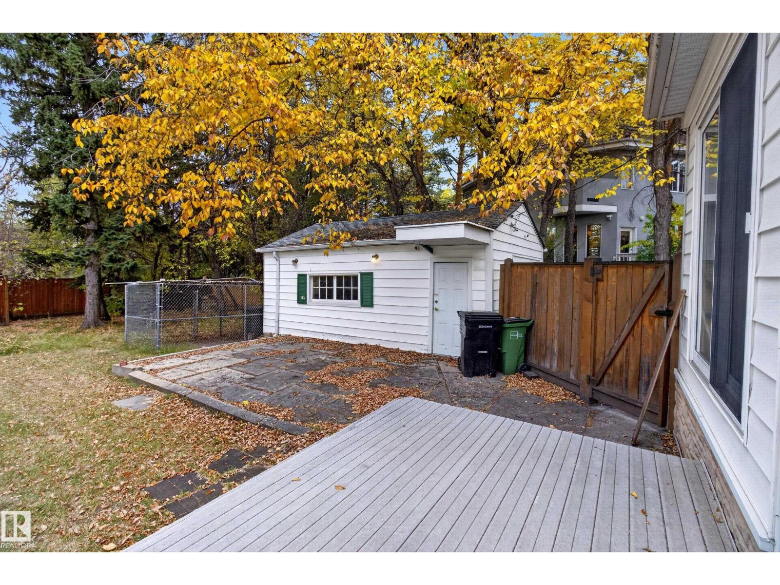 5422 110 ST NW - 30