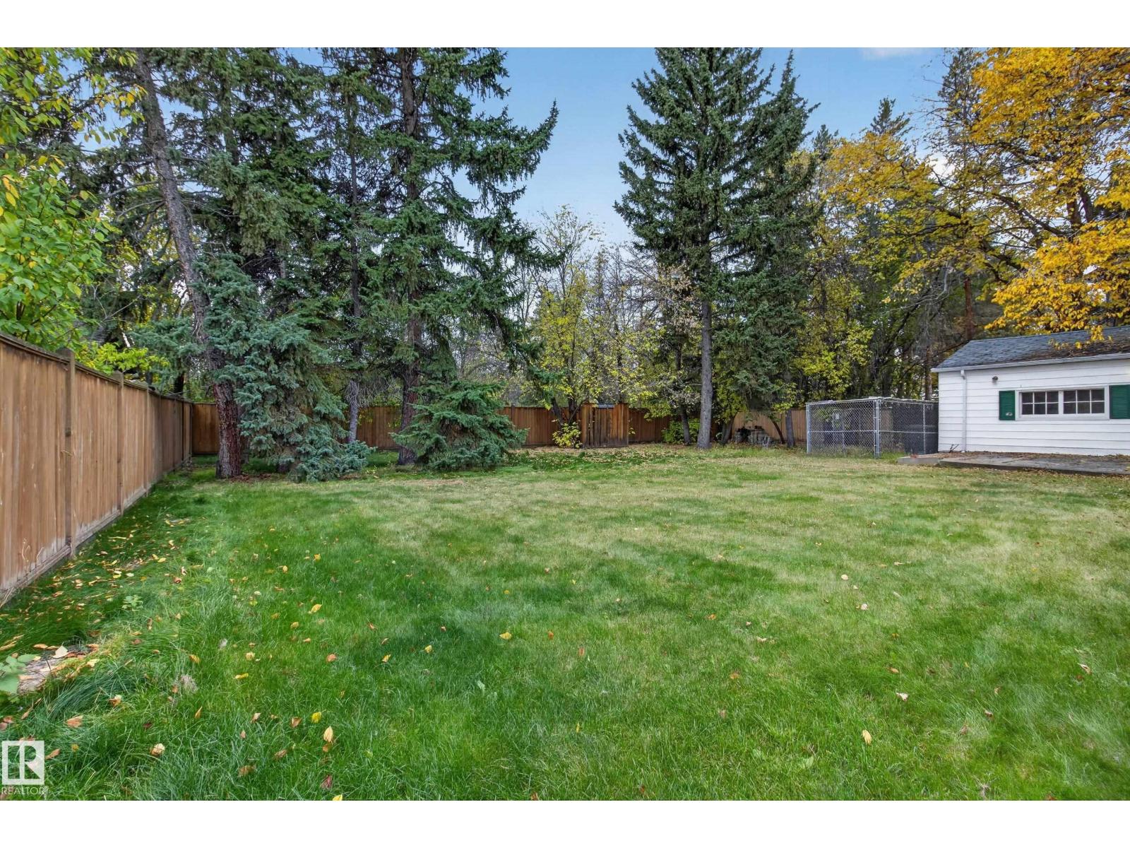 5422 110 ST NW - 36