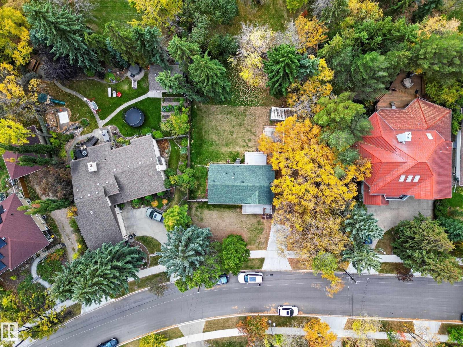 5422 110 ST NW - 44
