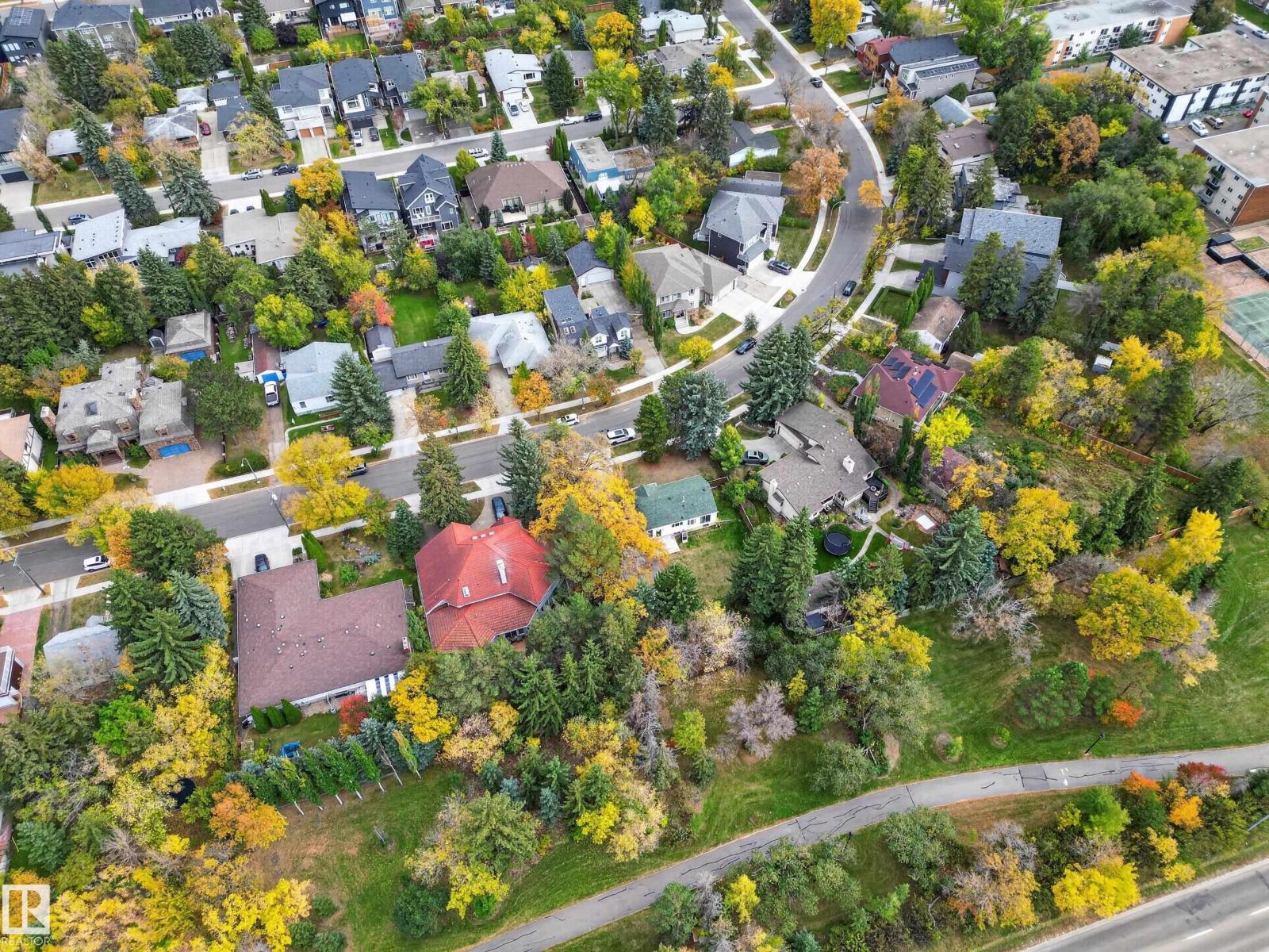 5422 110 ST NW - 49