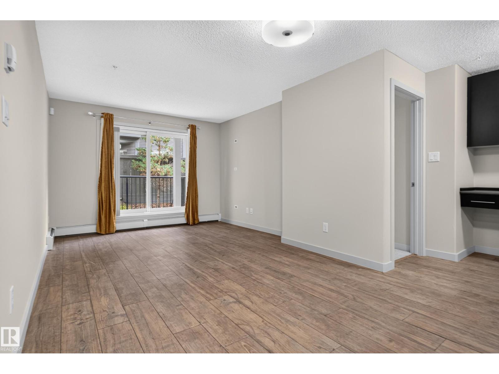 #113 – 5510 Schonsee Drive NW, Schonsee — photo 16 of 30: Property photo