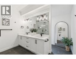 2543 Chicoutimi Drive NW - photo 25